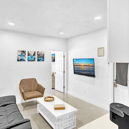 Boutique One Bdrm Close To Aventura Mall & Beach شاطئ هالانديل المظهر الخارجي الصورة